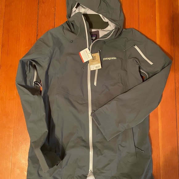 Patagonia Jackets & Blazers - Patagonia Women’s Gray Hooded Snowdrifter Jacket NWT